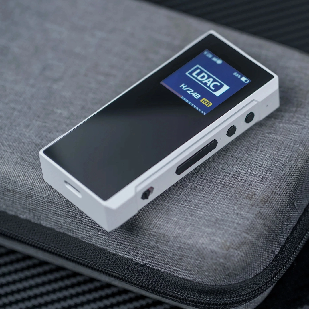ЦАП та підсилювач FIIO BTR7 White