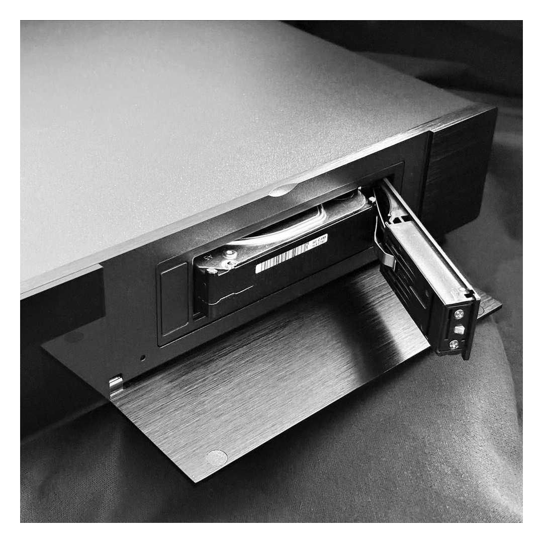 Медіаплеєр R_volution PlayerOne 8K Медіаплеєр R_volution PlayerOne 8K