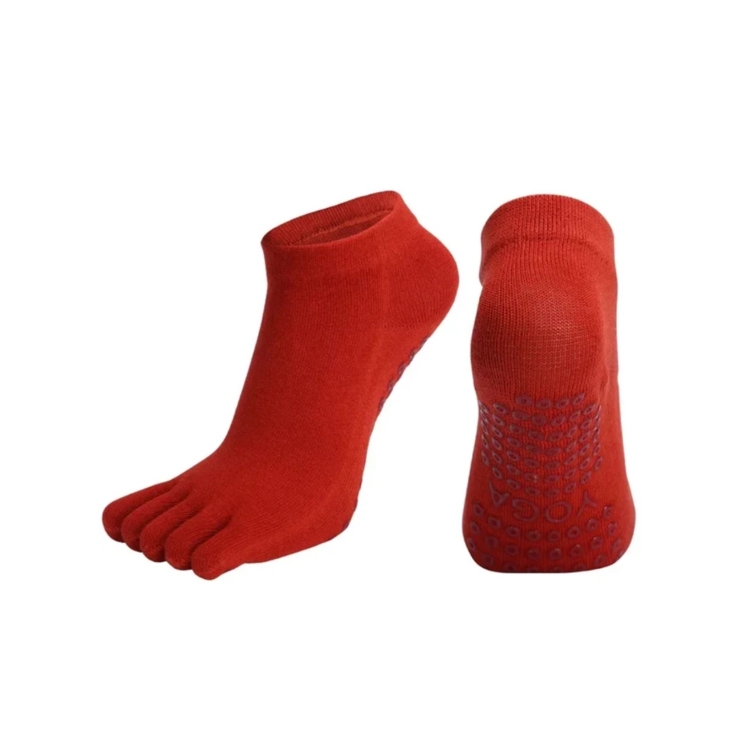 Non-slip closed socks for yoga and Pilates Amber Grip terracotta (35-40)