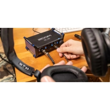 Аудіоінтерфейс Zoom UAC-232