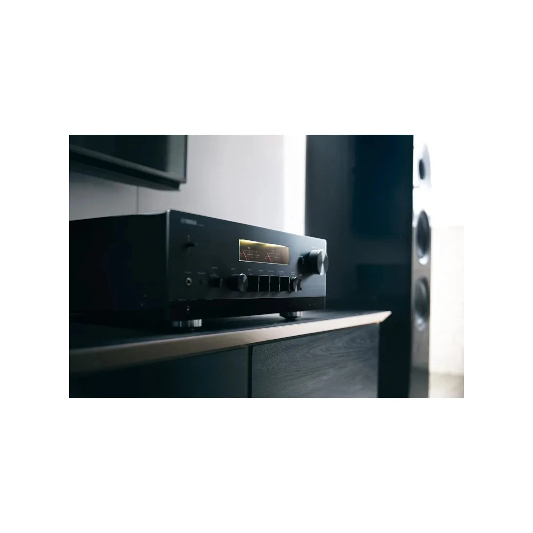 Стерео ресивер Yamaha R-N2000A Black