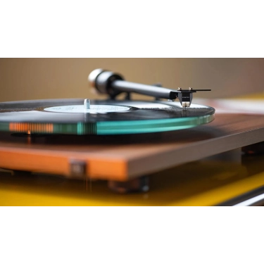 Вініловий програвач Pro-Ject T2 Walnut Rainier