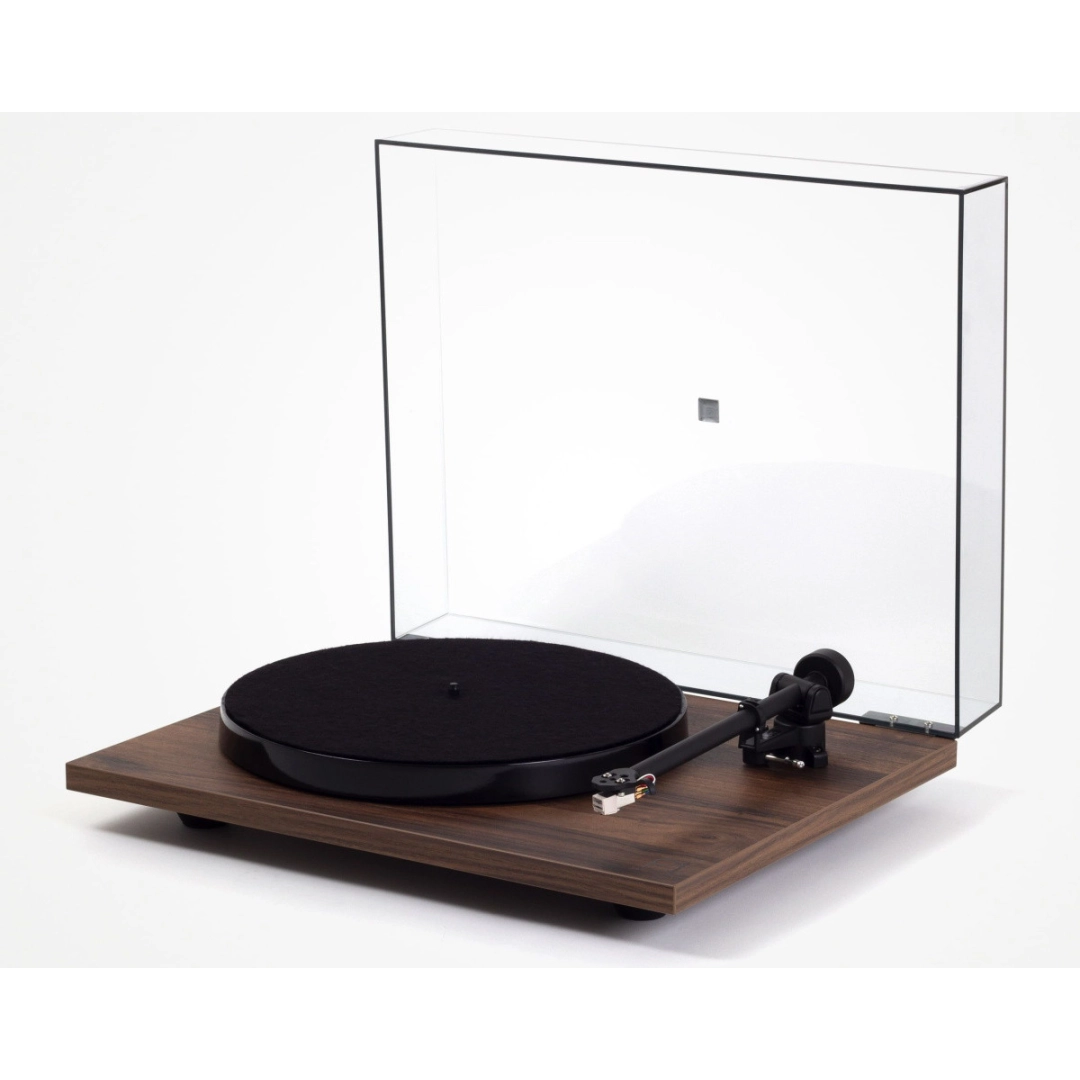 Вініловий програвач Rega Planar 1 PLUS Walnut Вініловий програвач Rega Planar 1 PLUS Walnut