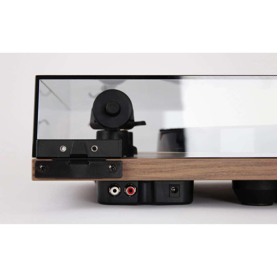 Вініловий програвач Rega Planar 1 PLUS Walnut Вініловий програвач Rega Planar 1 PLUS Walnut