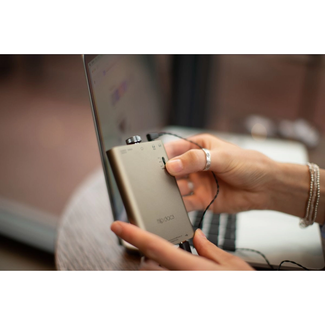 ЦАП та підсилювач iFi Hip-Dac 3 Titanium ЦАП та підсилювач iFi Hip-Dac 3 Titanium