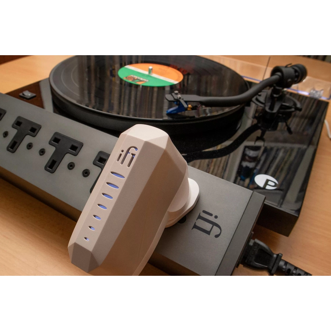 Блок живлення iFi iPower X (5V/3A) White Блок живлення iFi iPower X (5V/3A) White