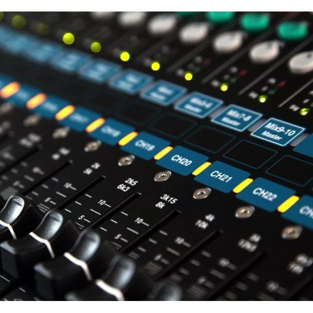 Цифровий пульт мікшерний Allen Heath Qu-24C Цифровий пульт мікшерний Allen Heath Qu-24C