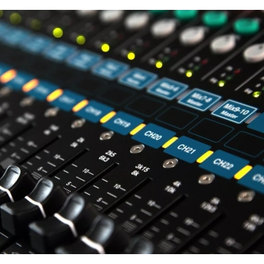 Цифровий пульт мікшерний Allen Heath Qu-24C