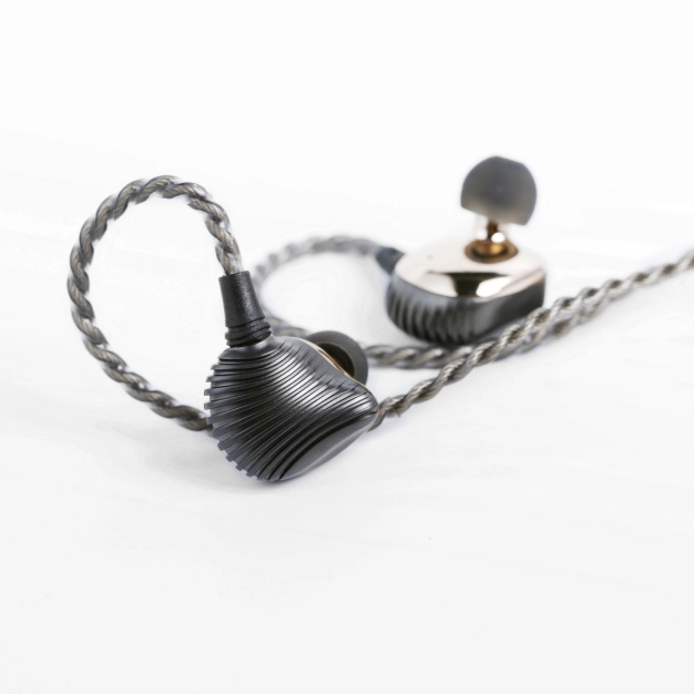 Навушники Shanling ME600 Silver Навушники Shanling ME600 Silver