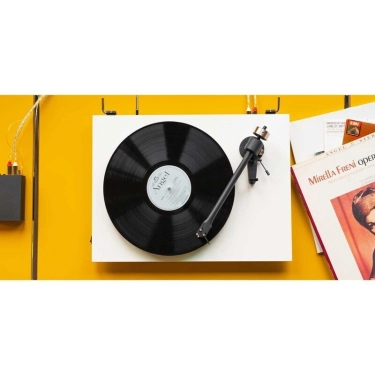 Програвач вінілу Pro-Ject T2 Satin White з картриджем Rainier