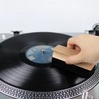 Набір для чищення вінілу Goka GK-R59 із щітками та рідиною 120 мл Набір для чищення вінілу Goka GK-R59 із щітками та рідиною 120 мл