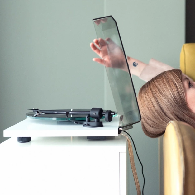 Програвач Pro-Ject T1 EVO BT OM10 із Bluetooth, білий Програвач Pro-Ject T1 EVO BT OM10 із Bluetooth, білий