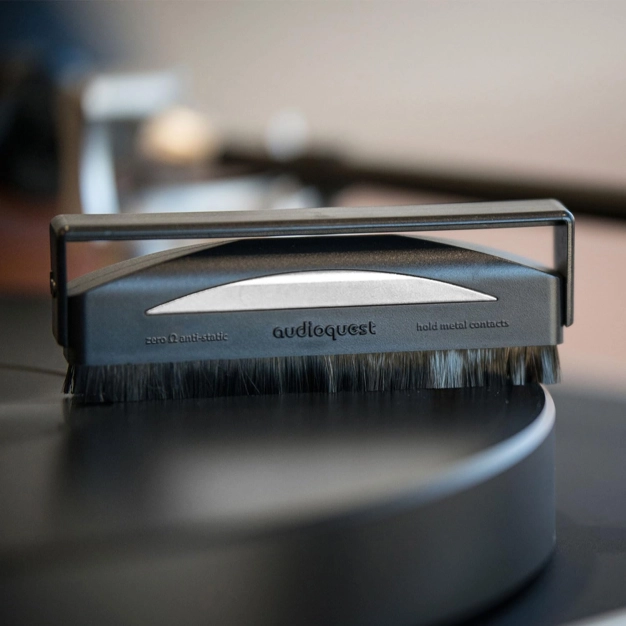 Щітка для вінілу AudioQuest Silver Anti-Static - антистатична, срібляста Щітка для вінілу AudioQuest Silver Anti-Static - антистатична, срібляста