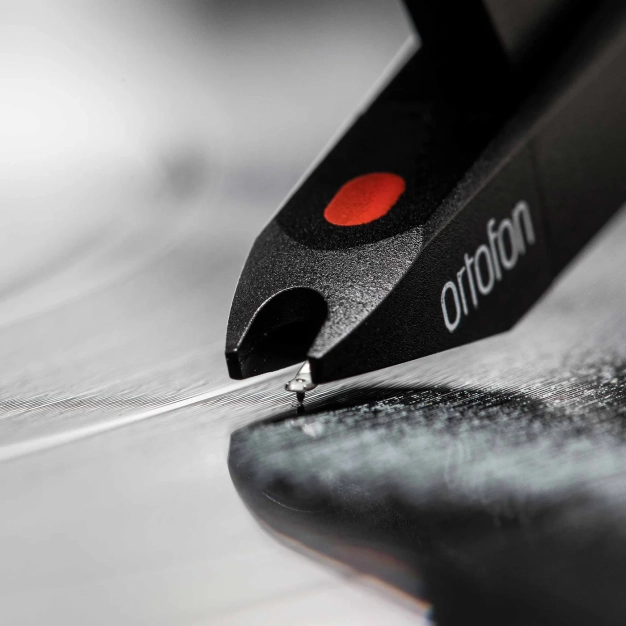 Argon Audio TT-3 Turntable Black - програвач вінілу з картриджем Ortofon OM5e Argon Audio TT-3 Turntable Black - програвач вінілу з картриджем Ortofon OM5e