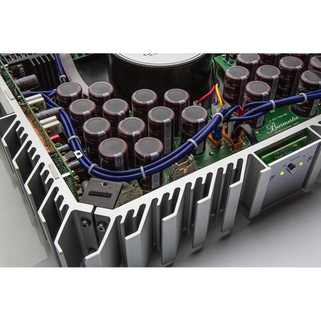 Підсилювач потужності Burmester 036 сріблястий з підтримкою моно-моста Підсилювач потужності Burmester 036 сріблястий з підтримкою моно-моста