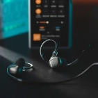 Shanling MG20 Titanium — навушники з DLC-драйверами та двома типами підключення