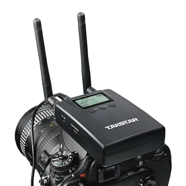 Takstar SGC-200W Dual-Channel — бездротова накамерна мікрофонна система із двома джерелами звуку одночасно