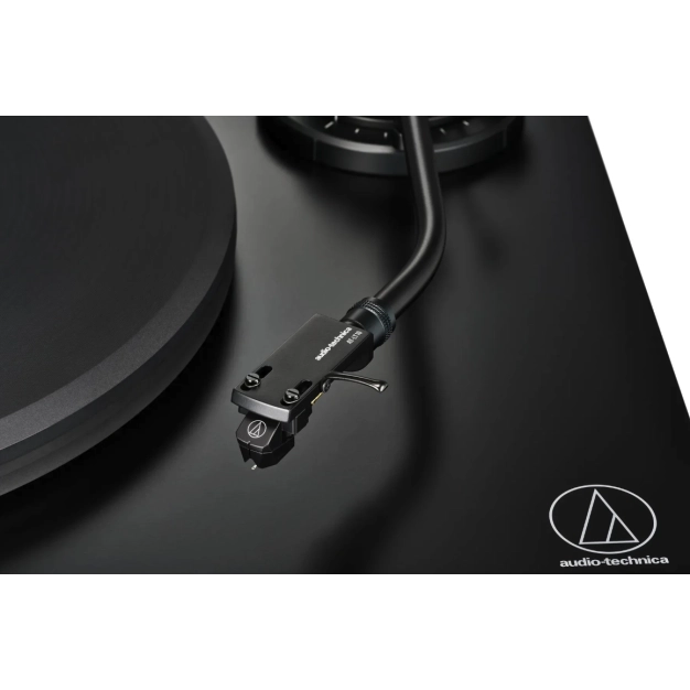 Audio-Technica AT-LP7X — вініловий програвач з фонокоректором MM/MC