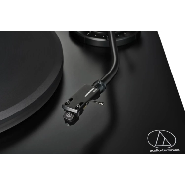 Audio-Technica AT-LP7X — вініловий програвач з фонокоректором MM/MC