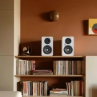 Jamo C705PA MKII Matte White - активна полична акустика
