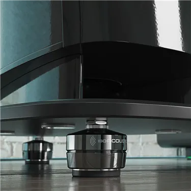 IsoAcoustics GAIA I — приклад встановлення, зовнішнє обладнання не входить до комплекту
