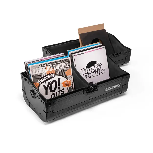 Reloop 7" Record Case 150 Black — приклад використання, зовнішнє обладнання та платівки не входять до комплекту