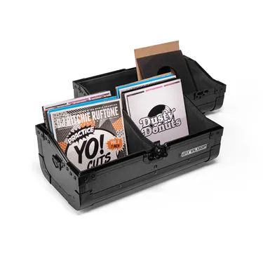 Reloop 7" Record Case 150 Black — приклад використання, зовнішнє обладнання та платівки не входять до комплекту