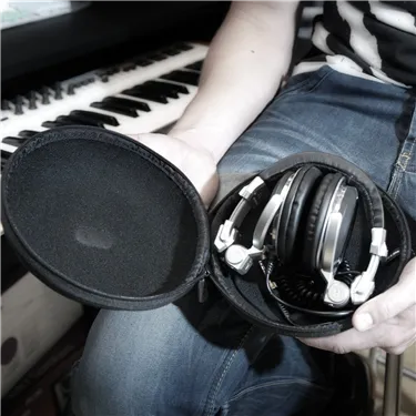 UDG Creator Headphone Hardcase Small Black U8201BL — розміщення навушників, навушники не входять
