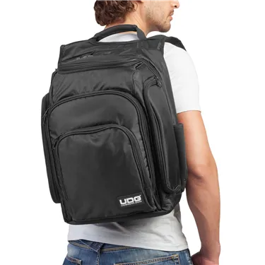 UDG Ultimate DIGI Backpack Black/Orange U9101BL/OR — приклад використання