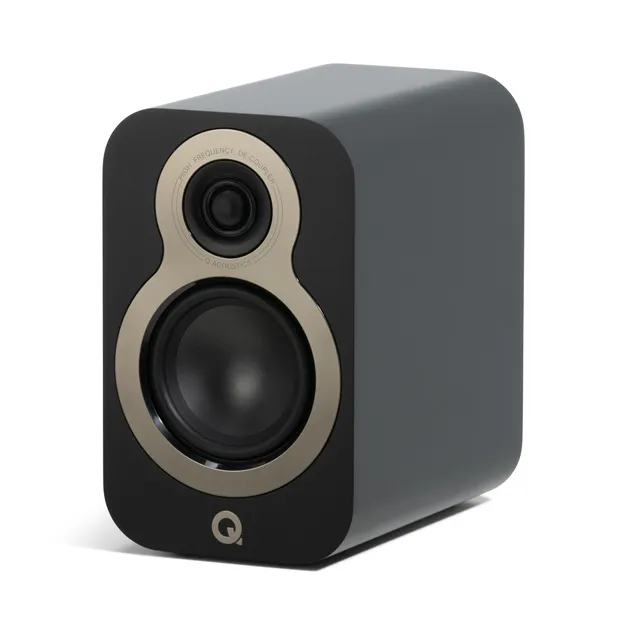 Полична акустична система Q Acoustics 3010c, чорна Satin Black — вигляд під кутом