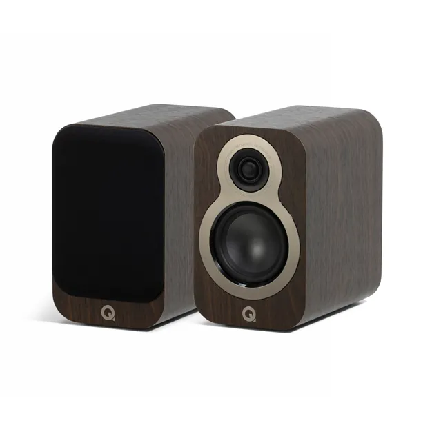 Полична акустична система Q Acoustics 3010c, горіх Claro Walnut — загальний вигляд пари
