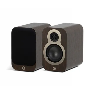 Полична акустична система Q Acoustics 3010c, горіх Claro Walnut — загальний вигляд пари