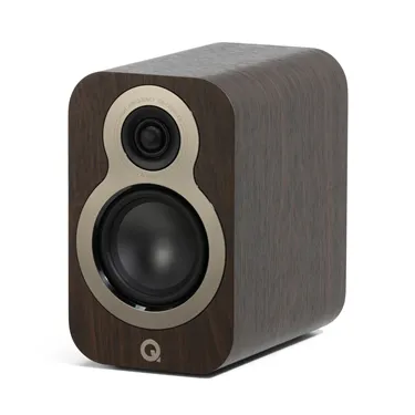 Полична акустична система Q Acoustics 3010c, горіх Claro Walnut — вигляд під кутом