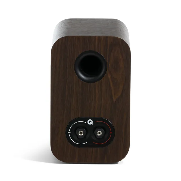 Полична акустична система Q Acoustics 3010c, горіх Claro Walnut — задня панель