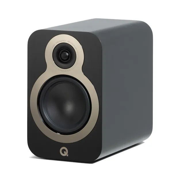 Полична акустична система Q Acoustics 3030c, чорна Satin Black — вигляд під кутом