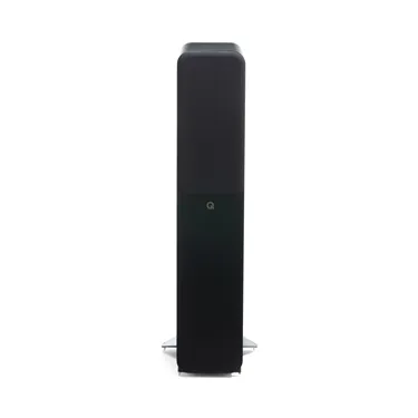 Підлогова акустична система Q Acoustics 3050c, чорна Satin Black — вигляд із захисною решіткою