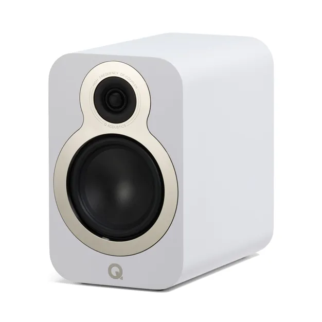 Полична акустична система Q Acoustics 3030c, біла Satin White — вигляд під кутом