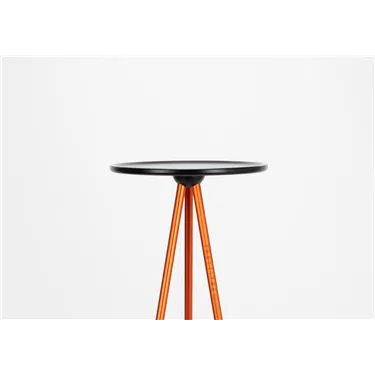 Trettitre Side Table — деталь конструкції