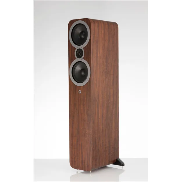 Q Acoustics 3050i, English Walnut — вигляд під кутом