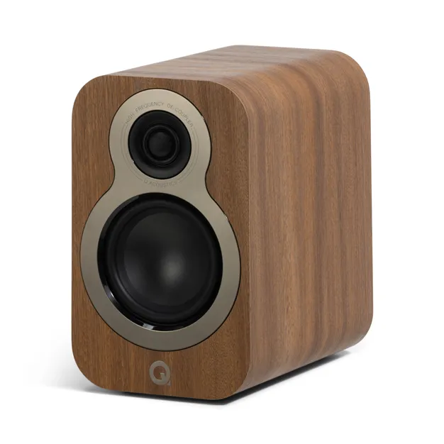 Q Acoustics 3010c, Pin Oak — вигляд під кутом