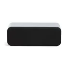 Q Acoustics 3090c, сатиновий білий — вигляд із захисною решіткою