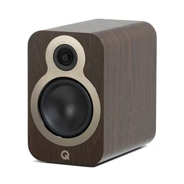 Q Acoustics 3020c, Claro Walnut — вигляд під кутом