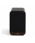 Q Acoustics 3020c, Claro Walnut — вигляд із захисною решіткою