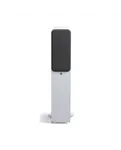 Q Acoustics 3050c, сатиновий білий — вигляд із захисною решіткою