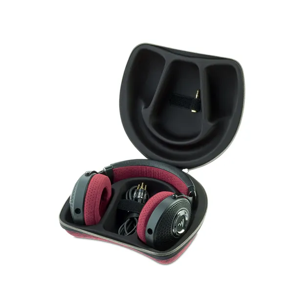 Focal Clear Mg Professional - навушники у футлярі