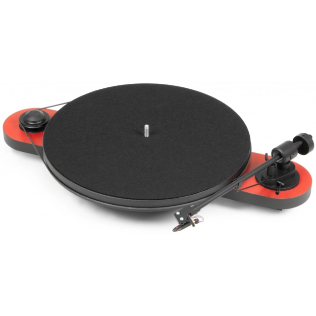 Pro-Ject Elemental Phono USB Turntable (OM5e)