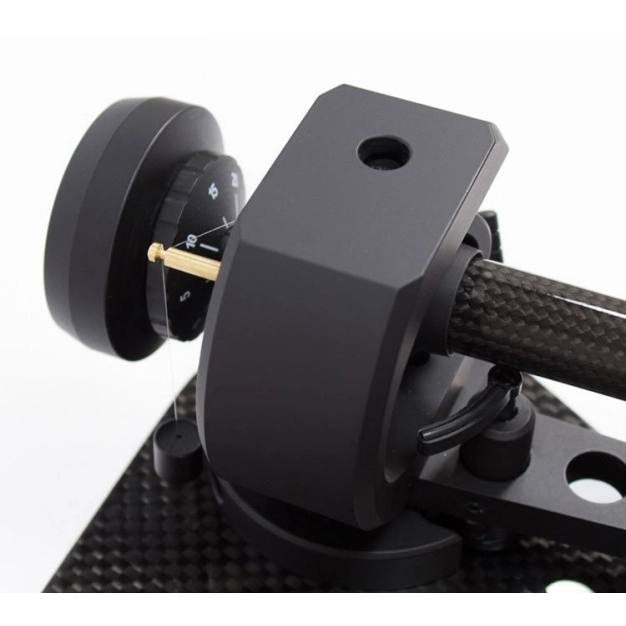 Вініловий програвач Pro-Ject RPM 5 Carbon (Quintet RED) Вініловий програвач Pro-Ject RPM 5 Carbon (Quintet RED)