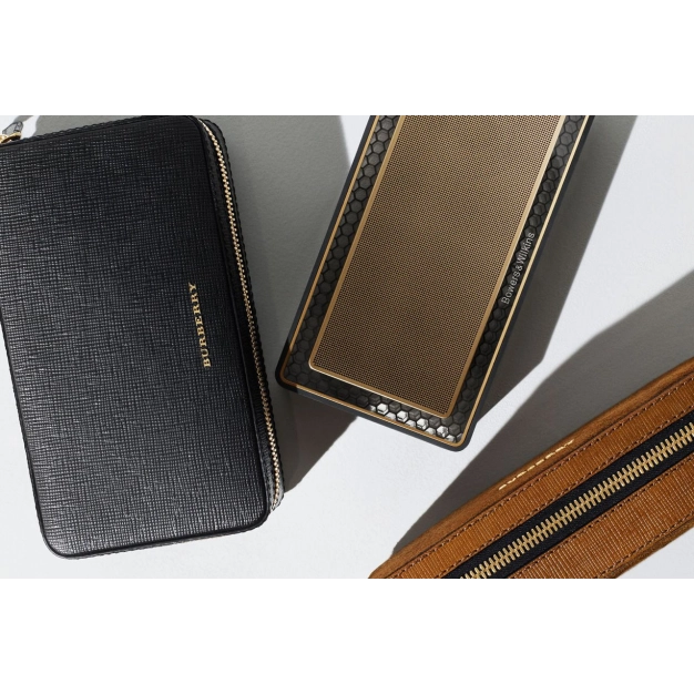 Bowers & Wilkins T7 Gold Edition