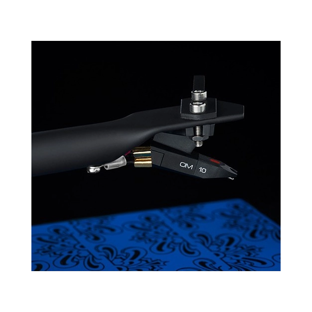 Pro-Ject ESSENTIAL III OM10 Special Edition: Sgt. Pepper Pro-Ject ESSENTIAL III OM10 Special Edition: Sgt. Pepper