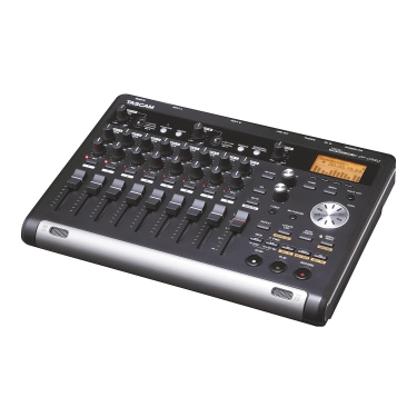 Цифрова 8-канальна портастудія Tascam DP-03SD